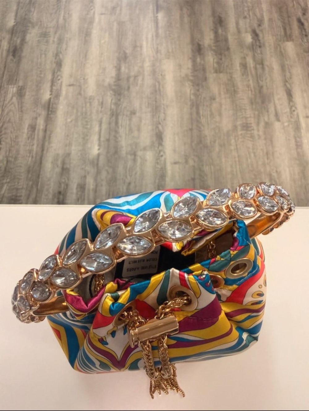 🎉🎉🎉Colorful Patterned Drawstring Bucket Bag with Gold Chain Handle and Chain - Picture 3 of 4